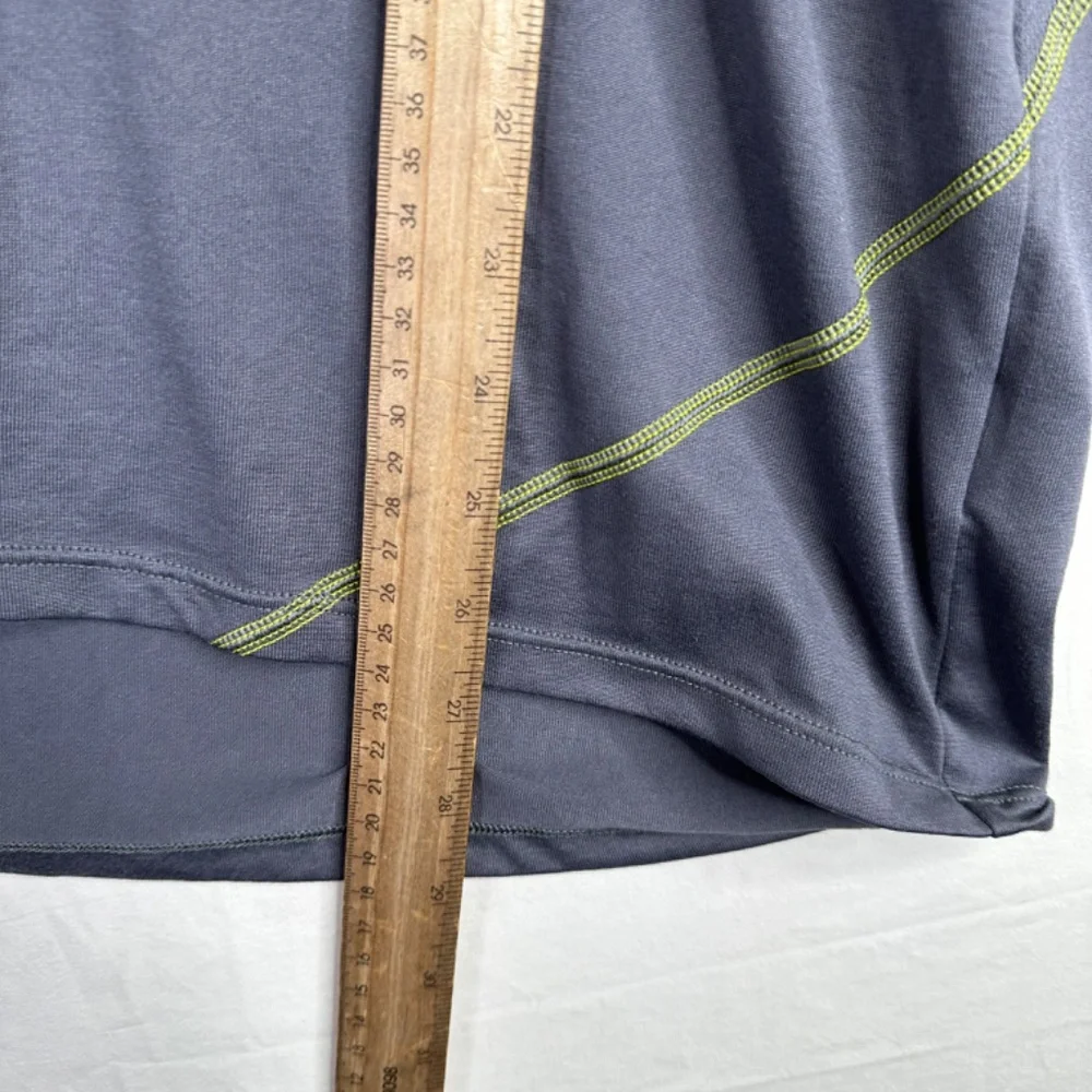 The‎ North Face Men's V Neck Gray T Shirt Size Large